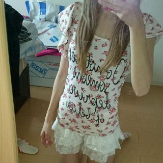 袖フリル花柄Ｔ♡(Tシャツ(半袖/袖なし))