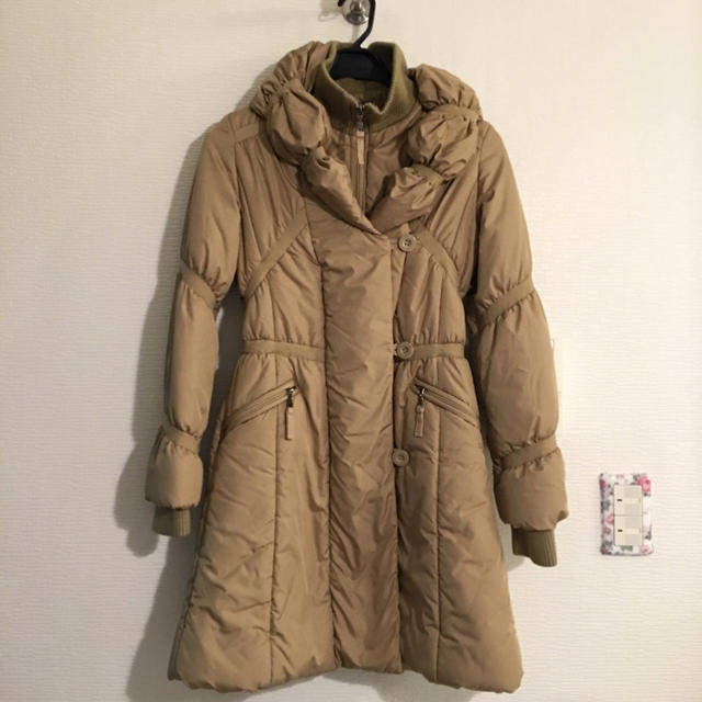 ベージュ　中綿コート	 レディースのジャケット/アウター(ダウンコート)の商品写真