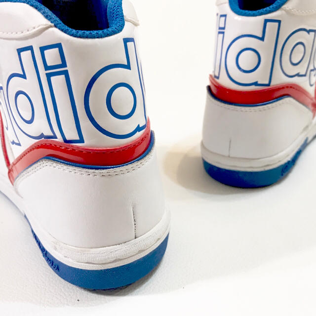 adidas(アディダス)の新品23.5adidas ECSTACYアディダス トリコロール 942 レディースの靴/シューズ(スニーカー)の商品写真
