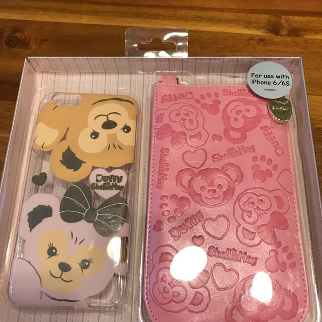 Disney(ディズニー)のディズニー ダッフィ&シェリーメイ iPhone6/6sケース、ポーチセット エンタメ/ホビーのおもちゃ/ぬいぐるみ(キャラクターグッズ)の商品写真