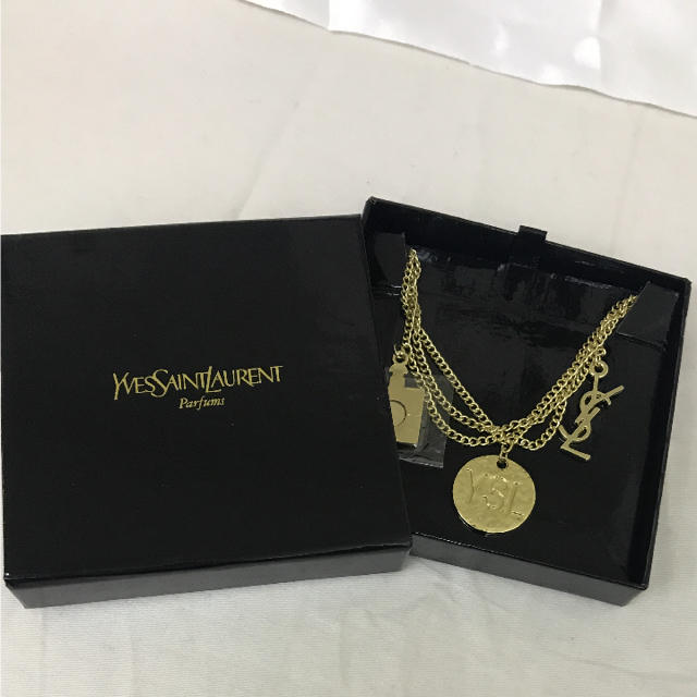 Yves Saint Laurent Beaute(イヴサンローランボーテ)の新品 YSLブレスレット ゴールド レディースのアクセサリー(ブレスレット/バングル)の商品写真