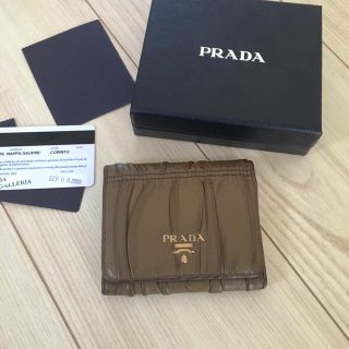 プラダ(PRADA)のPRADA レザー3つ折り財布(財布)