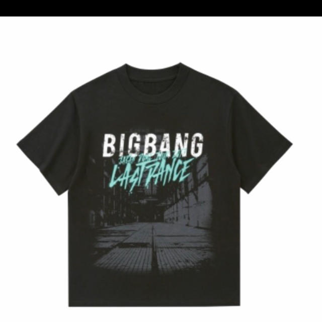 BIGBANG(ビッグバン)のBIGBANG 新品未開封 Tシャツ Mサイズ2枚 ポーチ エンタメ/ホビーのタレントグッズ(ミュージシャン)の商品写真