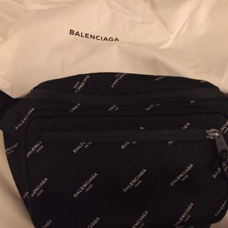 バレンシアガ(Balenciaga)の値下げ中！バレンシアガ BALENCIAGAウエストバッグ(ボディーバッグ)