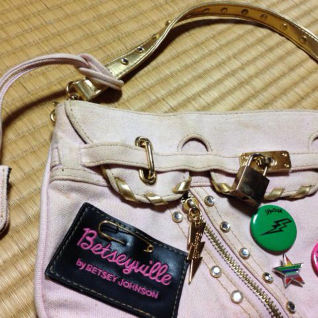 BETSEY JOHNSON(ベッツィジョンソン)のBETSEY JOHNSON♡ショルダー レディースのバッグ(ショルダーバッグ)の商品写真