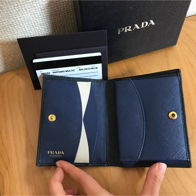 PRADA(プラダ)の二つ折り財布  レディースのファッション小物(財布)の商品写真