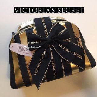 ヴィクトリアズシークレット(Victoria's Secret)の嬉しい３点セットVSストライプコスメポーチVictoria's secret(ポーチ)