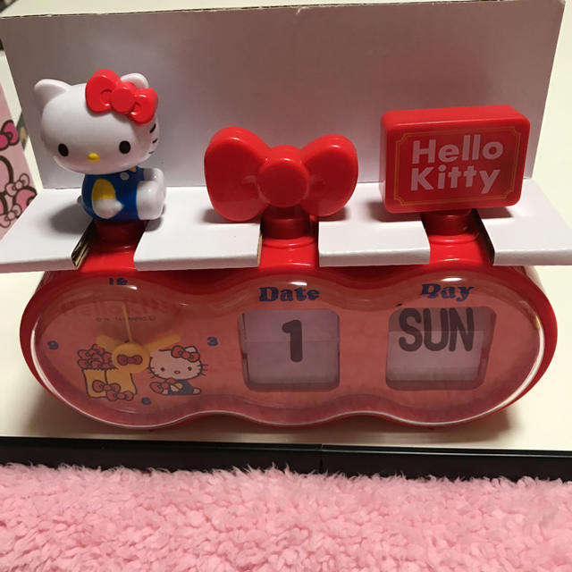 サンリオ(サンリオ)のHello Kittyぱたぱたクロック、アラーム機能付き インテリア/住まい/日用品のインテリア小物(置時計)の商品写真