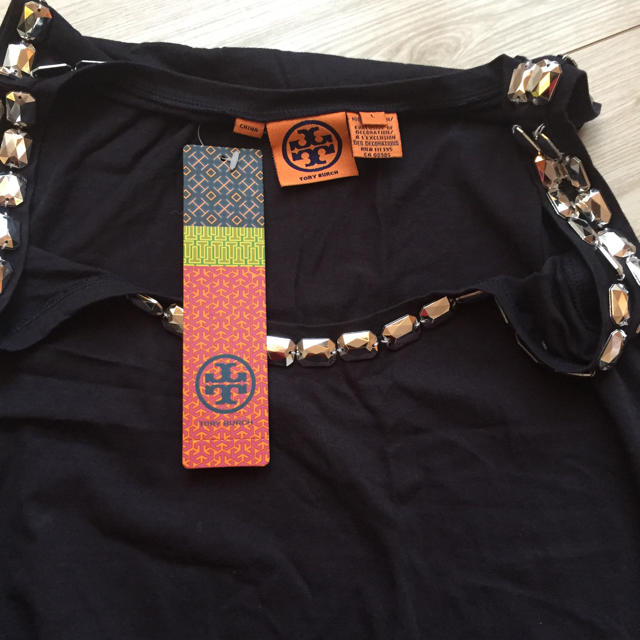 Tory Burch(トリーバーチ)の新品タグ 未使用 未着 トリーバーチ 綿100 可愛いビジュー付 タンクトップ レディースのトップス(タンクトップ)の商品写真