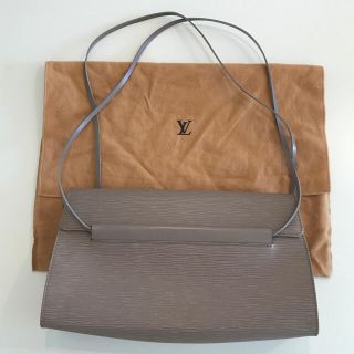 ルイヴィトン(LOUIS VUITTON)のルイ ヴィトン エピ ショルダーバッグ (ショルダーバッグ)