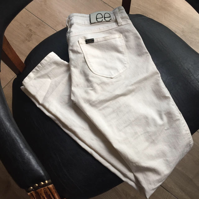 Lee(リー)のLee ホワイトパンツSサイズ レディースのパンツ(デニム/ジーンズ)の商品写真