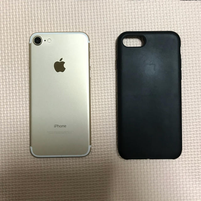 Apple(アップル)のiPhone7 本体 ゴールド 128GB スマホ/家電/カメラのスマートフォン/携帯電話(スマートフォン本体)の商品写真