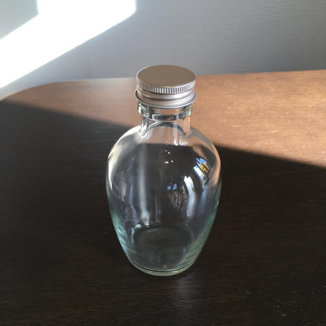 ハーバリウム ボトル 瓶 2個セット ハンドメイドのフラワー/ガーデン(プリザーブドフラワー)の商品写真
