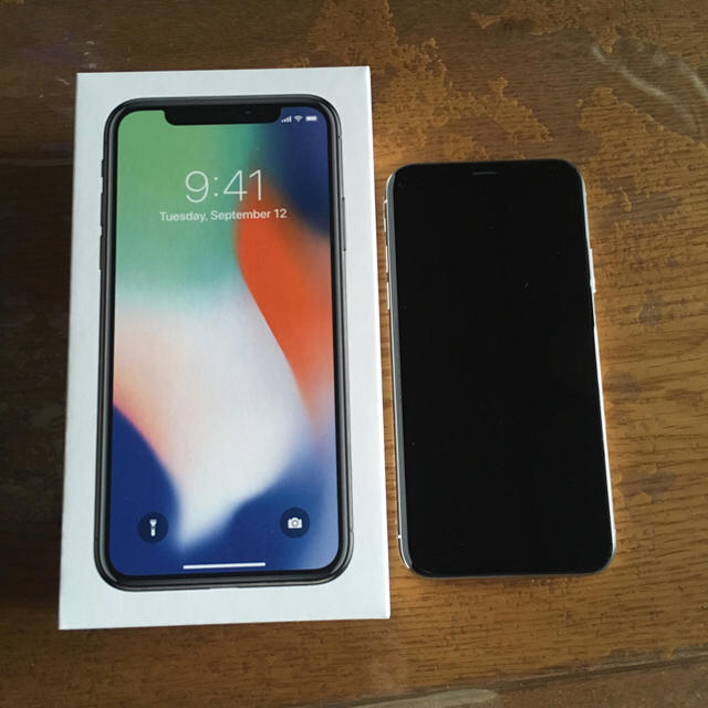 iPhone X SIMフリー 64GB シルバースマホ/家電/カメラ