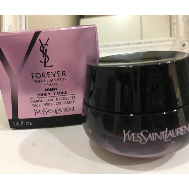 Yves Saint Laurent Beaute(イヴサンローランボーテ)の●値引きしました●◯箱あり新品 イヴサンローラン   美容クリーム◯ コスメ/美容のスキンケア/基礎化粧品(美容液)の商品写真