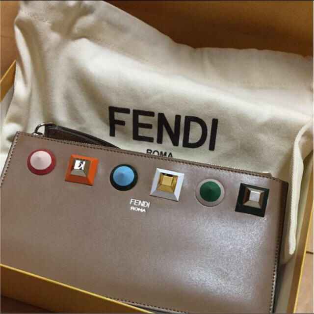 FENDI(フェンディ)のつかささま専用FENDI クラッチバッグ レディースのバッグ(クラッチバッグ)の商品写真