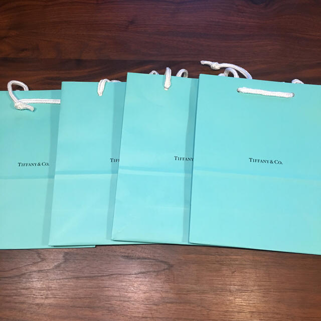 Tiffany & Co.(ティファニー)のティファニー☆ショップ袋 ４枚セット レディースのバッグ(ショップ袋)の商品写真