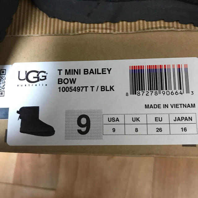 UGG(アグ)のUGG 後ろリボン ムートンブーツ キッズ/ベビー/マタニティのキッズ靴/シューズ(15cm~)(ブーツ)の商品写真