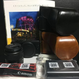 キヤノン(Canon)の新品★選べるケース付★保証有★Canon EOS M10★標準ズームレンズキット(ミラーレス一眼)