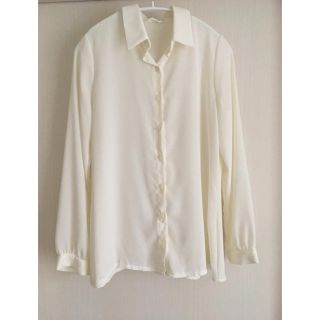 スタイルナンダ(STYLENANDA)の美品 STYLENANDA monomori 長袖ブラウス オフホワイト(シャツ/ブラウス(長袖/七分))