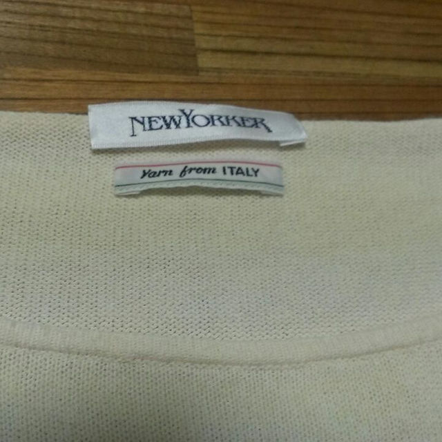 NEWYORKER(ニューヨーカー)の新品!NEWYORKERｸﾘｰﾑ色半袖綿ﾆｯﾄL11ﾆｭｰﾖｰｶｰ レディースのトップス(ニット/セーター)の商品写真