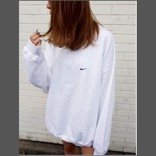 NIKE(ナイキ)のLAURIE LISH ナイキ NIKE スウェット レディースのトップス(トレーナー/スウェット)の商品写真