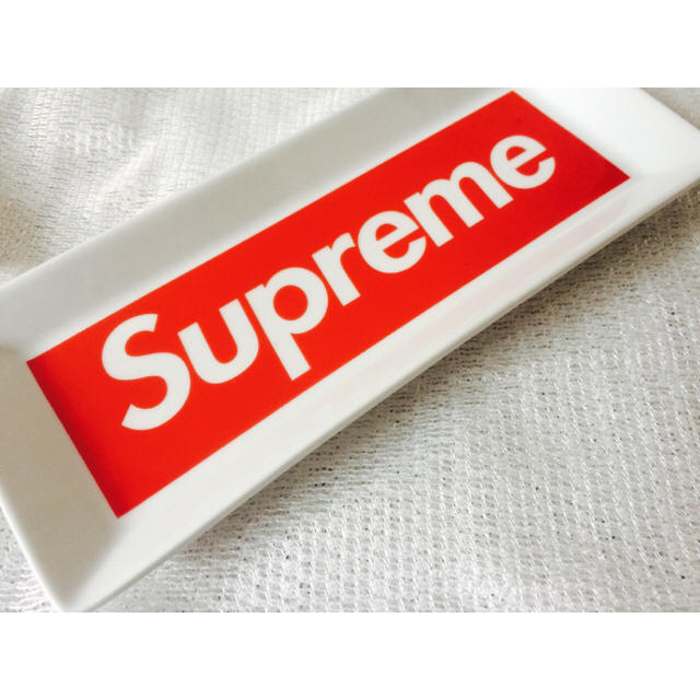 Supreme(シュプリーム)の❤️新品❤️Supreme Ceramic Tray  インテリア/住まい/日用品のインテリア小物(灰皿)の商品写真