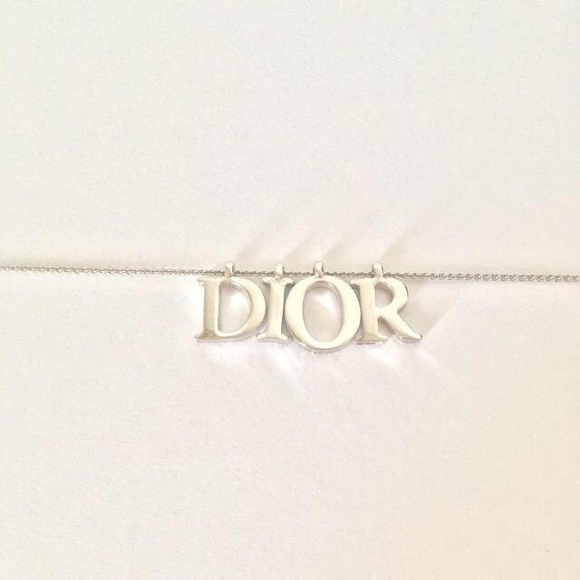 Christian Dior(クリスチャンディオール)の【Dior】ネックレス シルバー色【ディオール】 レディースのアクセサリー(ネックレス)の商品写真