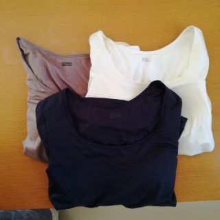 ユニクロ(UNIQLO)のUNIQLO　ヒートテックブラトップ　Ｓ　三枚セット　(水通し、試着のみ)(アンダーシャツ/防寒インナー)