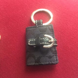 コーチ(COACH)の新品送料込みコーチ写真や小銭が入るキーホルダー(キーホルダー)