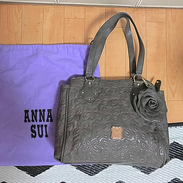 ANNA SUI(アナスイ)のさゆりん様1日迄お取り置きANNA SUI グレー トートバッグ ピンクステッチ レディースのバッグ(トートバッグ)の商品写真