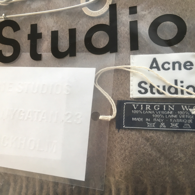 ACNE(アクネ)の【ラスト1点】 アクネ　ストール　Multi　AcneStudios レディースのファッション小物(ストール/パシュミナ)の商品写真