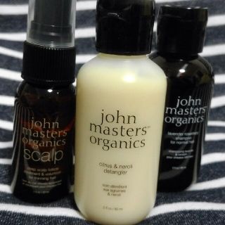 ジョンマスターオーガニック(John Masters Organics)の新品未使用♥ジョンマスターオーガニック♥トラベルミニボトル3本セット♥(シャンプー)