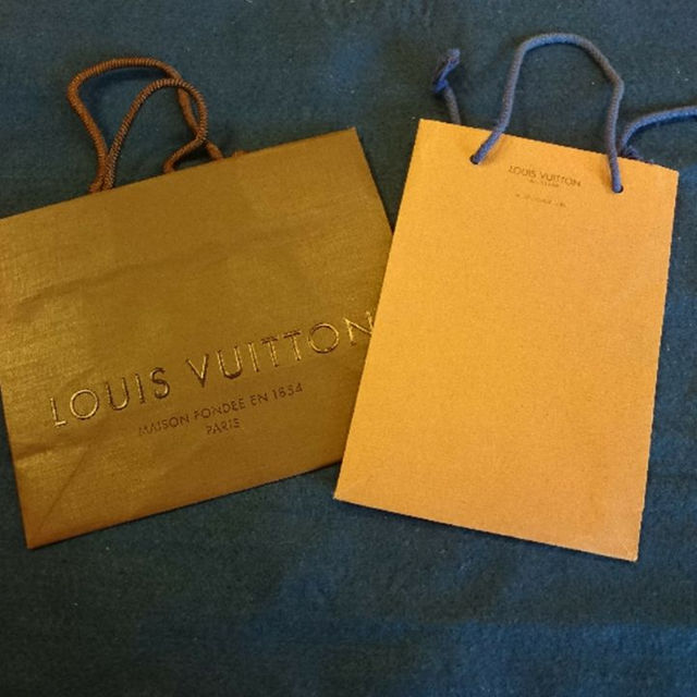 LOUIS VUITTON - ルイヴィトン 紙袋2枚セット-②☆の通販 by まま★りん's shop｜ルイヴィトンならラクマ