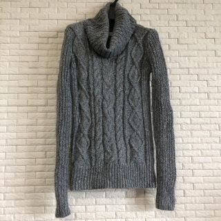 アバクロンビーアンドフィッチ(Abercrombie&Fitch)の【新品＊未使用】abercrombie&fitch ケーブルニットXS(ニット/セーター)