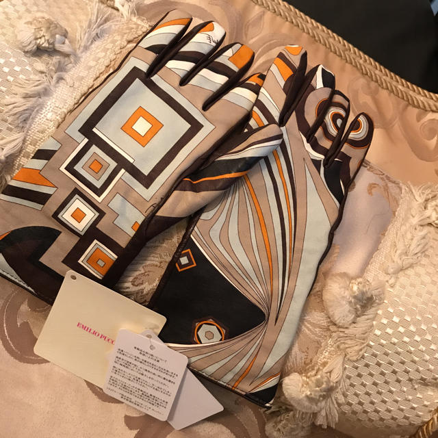 EMILIO PUCCI(エミリオプッチ)のemilio pucci   ラムレザー グローブ レディースのファッション小物(手袋)の商品写真