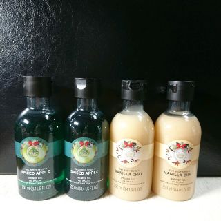 ザボディショップ(THE BODY SHOP)の4本セット♡ボディショップ ボディシャンプー バニラチャイ＆スパイスドアップル☆(ボディソープ/石鹸)