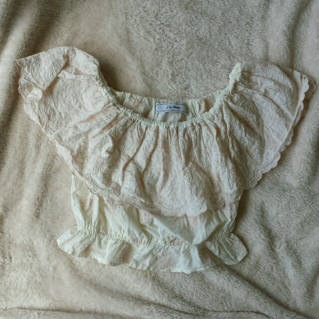 Lily Brown(リリーブラウン)の今季♡フラワー刺繍コットンブラウス レディースのトップス(シャツ/ブラウス(半袖/袖なし))の商品写真