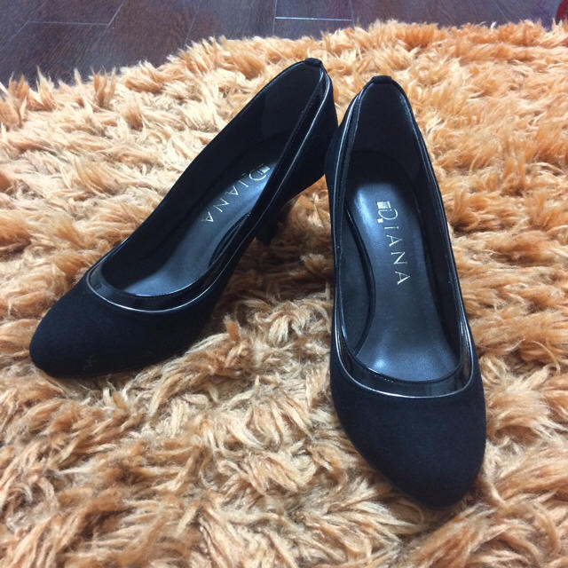 DIANA(ダイアナ)のDIANA 黒 スウェード パンプス 22.5cm ヒール7cm レディースの靴/シューズ(ハイヒール/パンプス)の商品写真