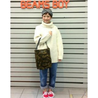 ビームスボーイ(BEAMS BOY)のBEAMS BOY 手編みビッグタートル アイボリー(ニット/セーター)