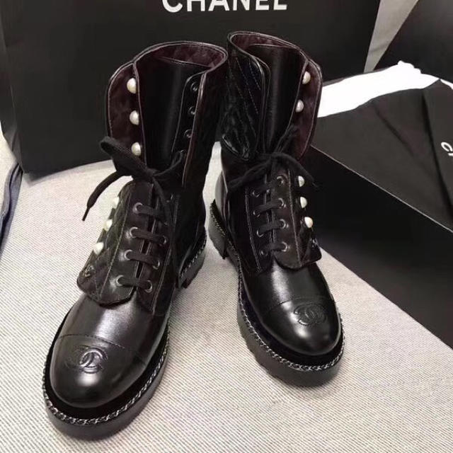 CHANEL(シャネル)のBuyMa購入品！CHANEL❤ブーツ レディースの靴/シューズ(ブーツ)の商品写真