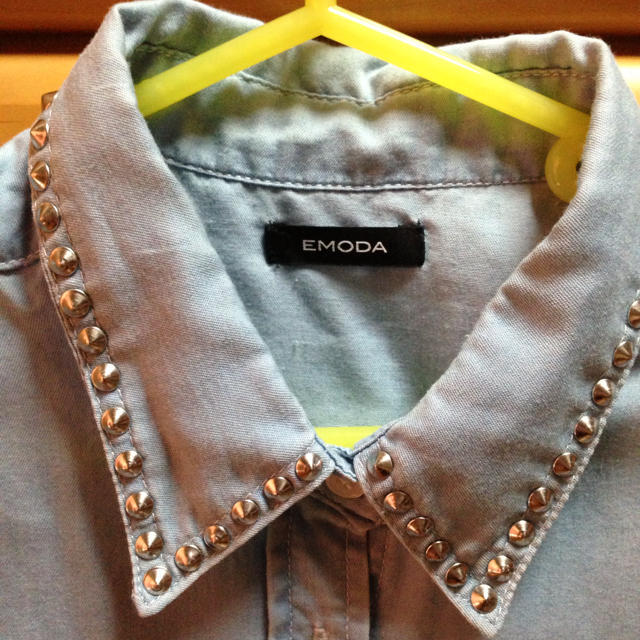 EMODA(エモダ)のEMODAのシャツ レディースのトップス(シャツ/ブラウス(半袖/袖なし))の商品写真