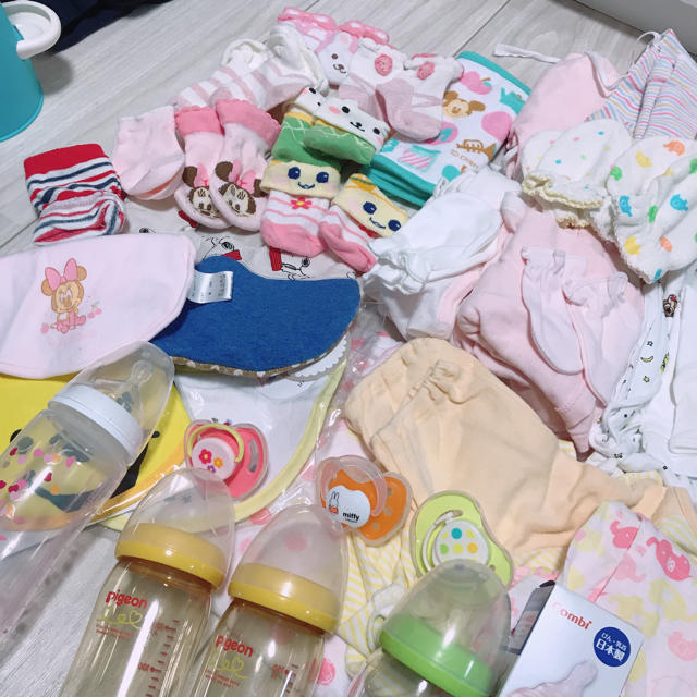 babyGAP(ベビーギャップ)の新生児〜 キッズ/ベビー/マタニティのベビー服(~85cm)(ロンパース)の商品写真