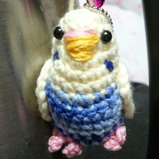 セキセイインコの編みぐるみストラップ ハンドメイドのぬいぐるみ/人形(あみぐるみ)の商品写真