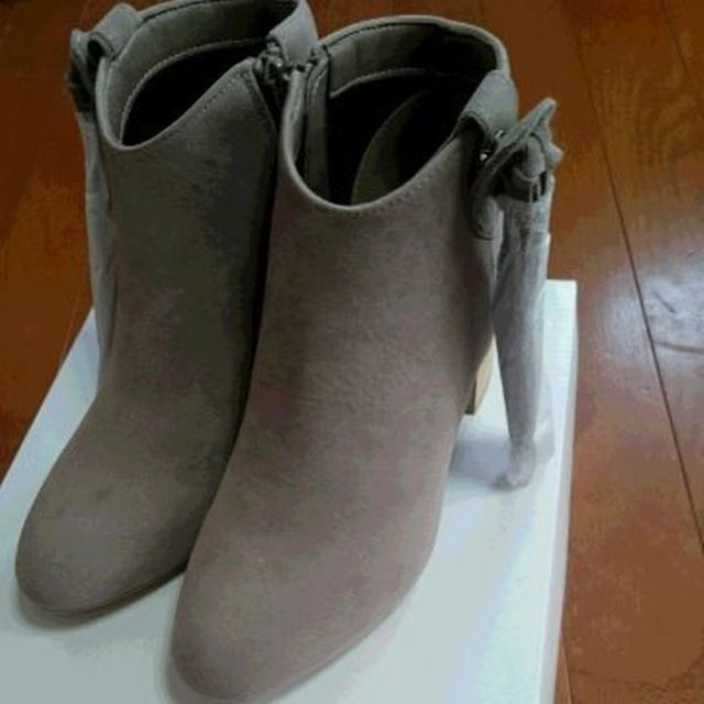 LEPSIM(レプシィム)のＬＥＰＳＩＭのショートブーツ　Ｍサイズ　新品★ レディースの靴/シューズ(ブーツ)の商品写真