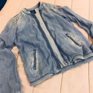 ザラ(ZARA)のサクラサク様専用★ZARA ウォッシュデニム スタッズ付きブルゾン★(ブルゾン)