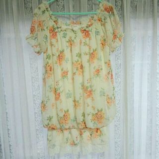 ハニーズ(HONEYS)の花柄シフォンチュニック・L(チュニック)