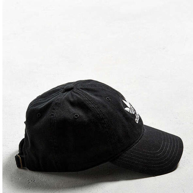 adidas(アディダス)の【SALE】アディダス キャップ ブラック ホワイトロゴ ユニセックス レディースの帽子(キャップ)の商品写真