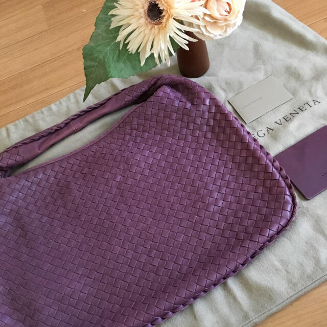 Bottega Veneta(ボッテガヴェネタ)のrenren様専用 ボッテガヴェネタ イントレチャート ショルダーバッグ レディースのバッグ(ショルダーバッグ)の商品写真