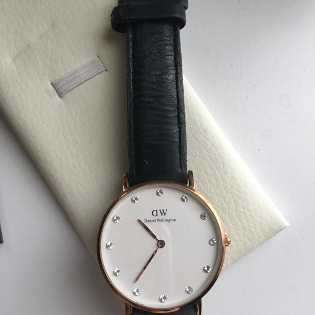 Daniel Wellington(ダニエルウェリントン)のjmina様取置き 12月2日迄ダニエルウェリントン ピンクゴールド  32ミリ レディースのファッション小物(腕時計)の商品写真